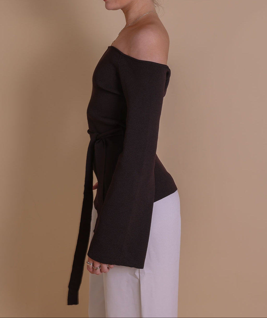 Stricktop Off-Shoulder Glockenärmel Braun
