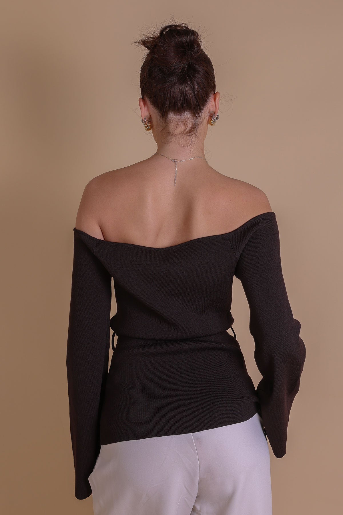 Stricktop Off-Shoulder Glockenärmel Braun